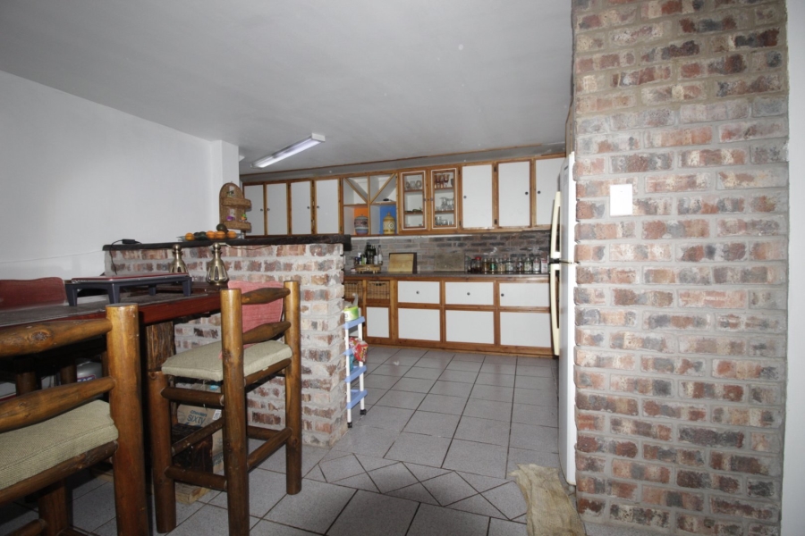 7 Bedroom Property for Sale in Noorsekloof Eastern Cape